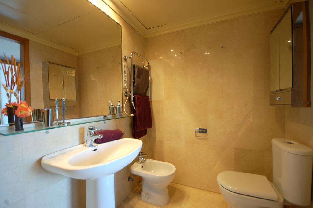 Lets Holidays Apartment Sea Views In Barcelona Szoba fotó