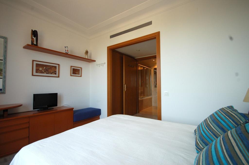 Lets Holidays Apartment Sea Views In Barcelona Szoba fotó